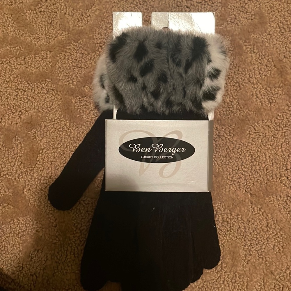 Chenille winter gloves with fun pattern - Picture 1 of 3